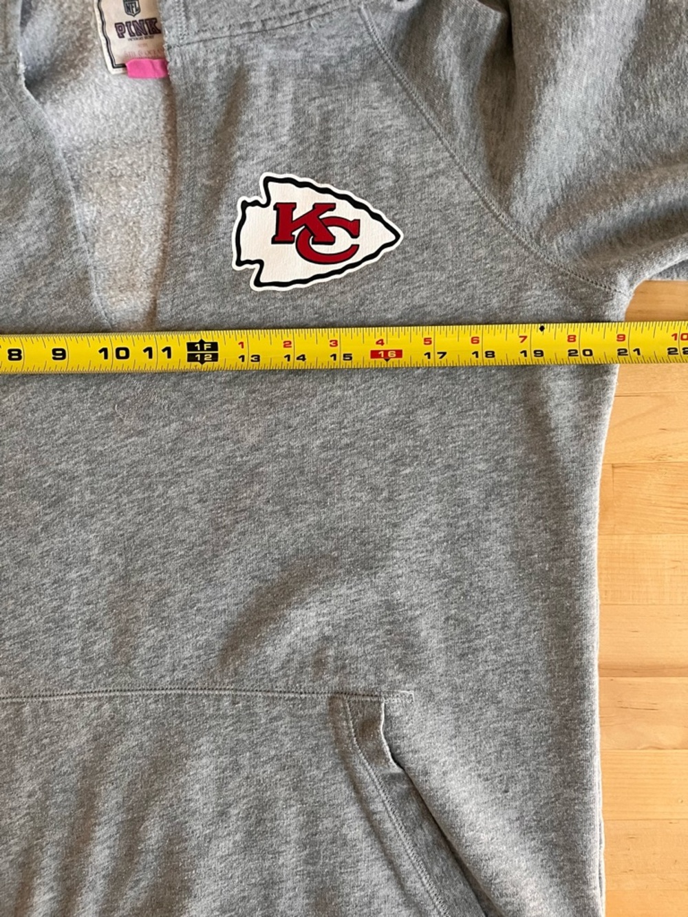 VS PINK Kansas City Chiefs Hoodie Womens Sz L Gray Pullover NFL Logo Sweatshirt - Picture 6 of 10